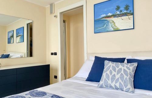 Camogli Apartment | CasaViva - Beachfront Trilo with parking in Camogli