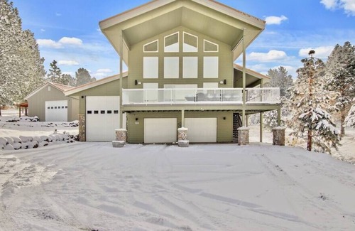 Cascade House | Cascade lake house - Year Round Fun SLEEPS 18