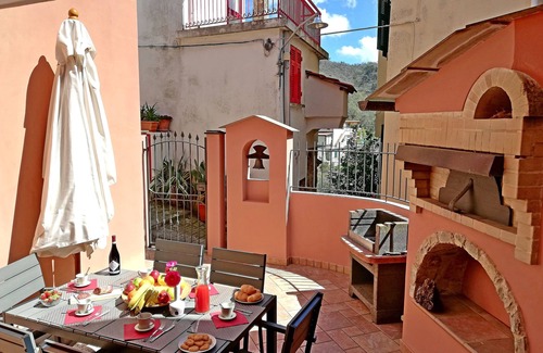 Villa Faraldi Apartment | Case Vacanze Borgo Faraldi - La Bottega del Fabbro