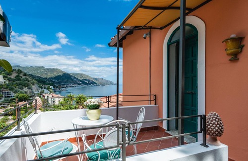 Spisone Apartment | Casetta Amelia by Wonderful Italy