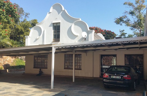 Rustenburg House | Cashan Holiday Home - A rental home with a touch of authentic African experience