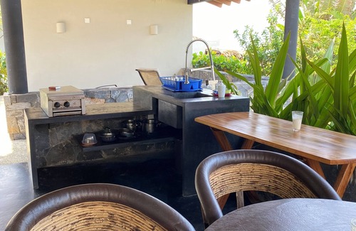 Saladita House | Casita Tabachines. Cozy studio with palapa, dipping pool, walk to the break