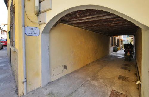 Peretola Apartment | Casina Valentina - Happy Rentals