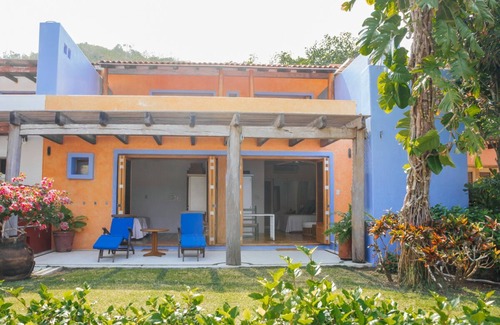 Costa Careyes House | Casita 302 | Beachfront & jacuzzi