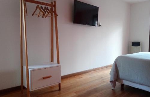 Bosque Peralta Ramos Apartment | casita moderna frente al bosque