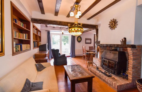 Revilla House | Casona con gran jardín