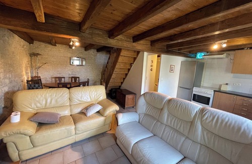 Duil-sur-le-Mignon House | Cassiopeia - Les Constellations