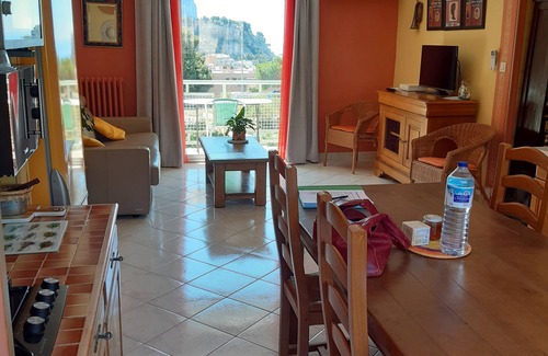 Cassis Apartment | Cassis T3 sea view near the beach and creeks