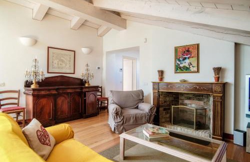 Novazzano Bed & Breakfast | Castello di Brusata Apartment by Quokka 360 - romantic flat with pool