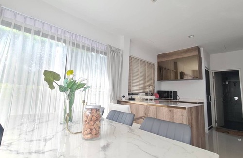 Cha-am Hotel | Castello Di Mare