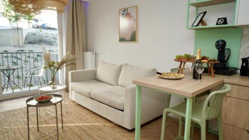Brzezinka Apartment | Castle Apartments - Queen