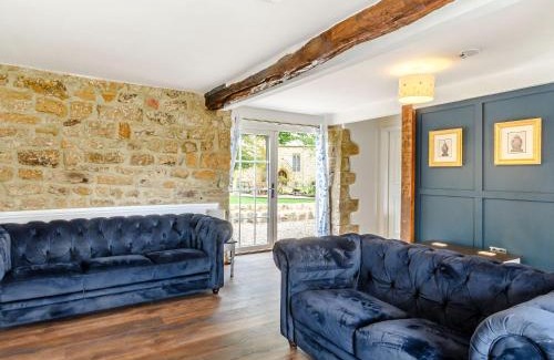 Castleton House | Castle Cottage