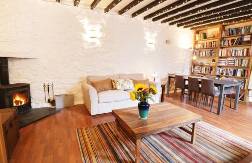 Harlech House | Castle Lodge