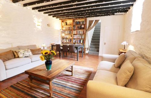 Harlech House | Castle Lodge
