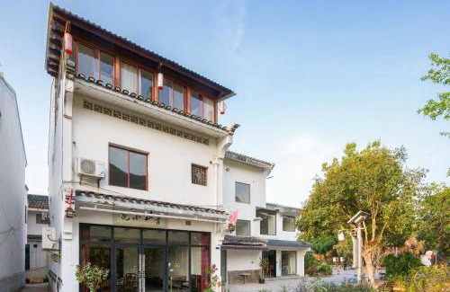 Xiufeng House | Castle peak yard Inn Free railway st ation pick-up by 2 nights