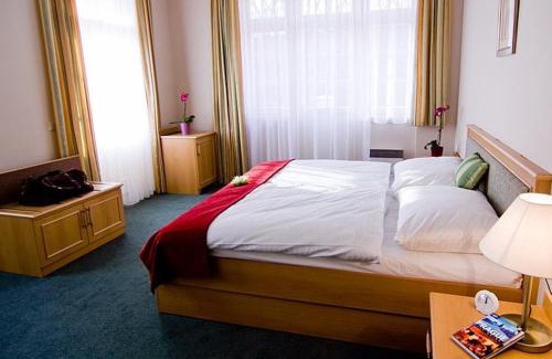 Prague 8 Hotel | Castle Residence Praha