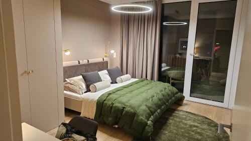 Old Town Apartment | Castle-side Luxury Residence on Danube River bank,Free Parking