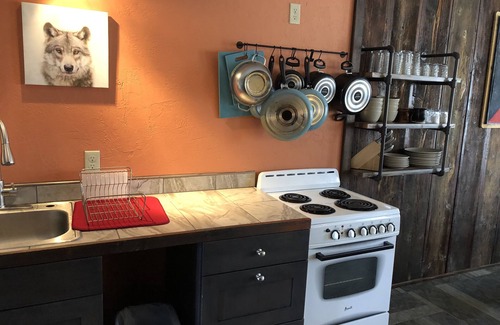 White Sulphur Springs House | Castle View Loft Downtown WSS
