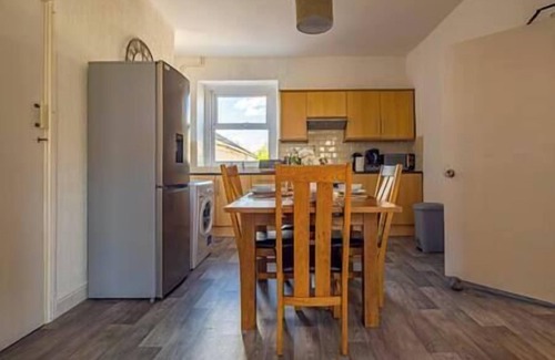 Baglan Apartment | Castleview Coastal Comfort (With 2 parking spaces)