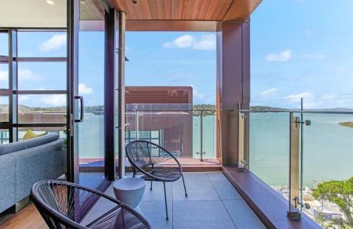 Hobsonville Apartment | Catalina Bay Sweet Escape with Carpark - Air-con