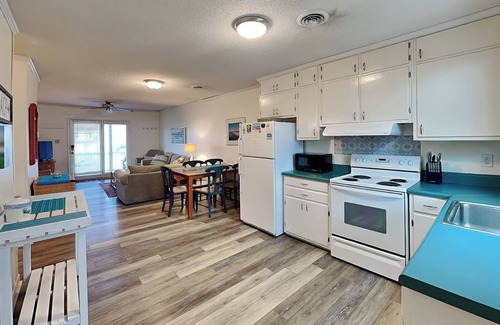 Topsail Beach House | Catch A Wave | Walk to the Beach!
