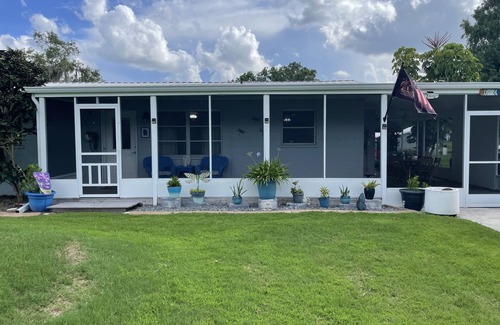 Lorida House | Catch and Relax…away from it all but close enough to everything. little Gem!