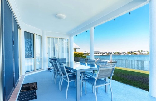 Banksia Beach House | Catch and Relax on Cosmos