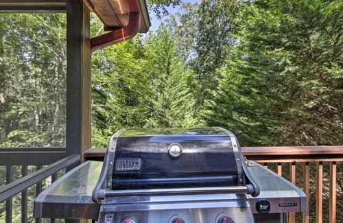 Cashes Valley Cabin | Catching Fireflies · A Family Getaway with Hot Tub | Games | BBQ Grill