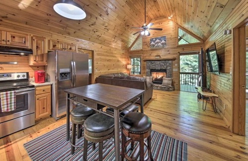 Cashes Valley Cabin | Catching Fireflies · A Family Getaway with Hot Tub | Games | BBQ Grill