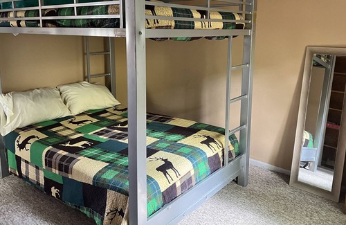 Eagle River Cabin | Catfish Main House On Catfish Lake Of The Chain Of Lakes