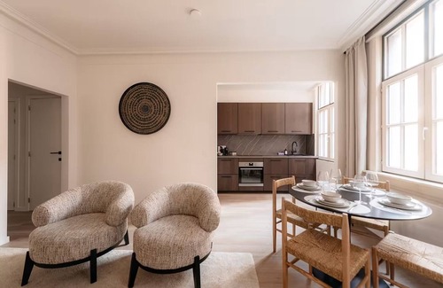 University District Apartment | Cathedral View Apartment With Terrace