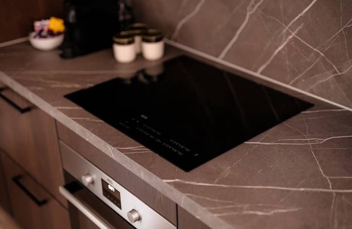 University District Apartment | Cathedral View Apartment With Terrace