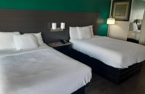 Metairie Hotel | Causeway Inn - Metairie