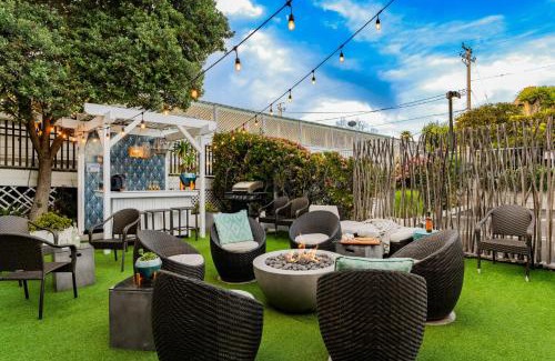 Cayucos House | Cayucos Duo 2 Bungalows w Views Lounge Space Pet Friendly
