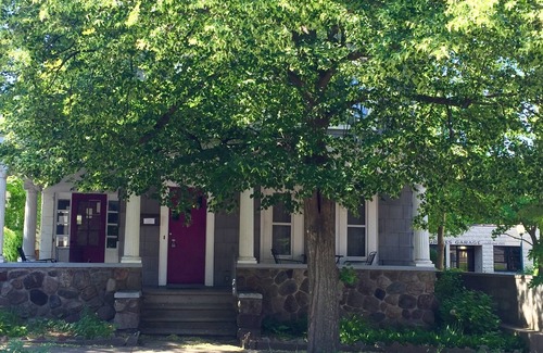 Ann Arbor House | CD1 Downtown Garden Flat (Central)