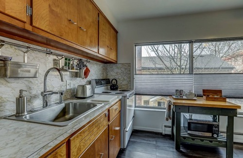 Ann Arbor House | CD2 Central artist's loft