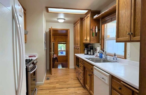 Twain Harte House | Cedar Cove Retreat – Spacious Cabin w/Lake Access & Multiple Living Areas in Tw