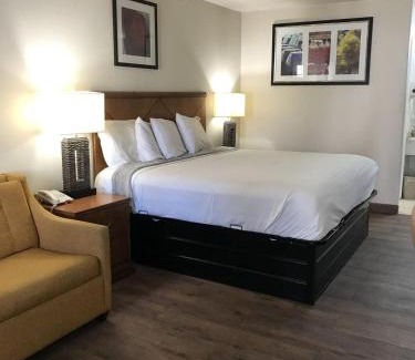 Bertram Hotel | Cedar Creek Inn