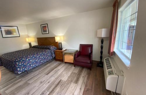 Bertram Hotel | Cedar Creek Inn