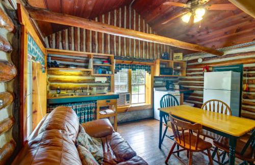 Davis Apartment | Cedar Falls Cabin 1 Near Arbuckle Mtn Trails