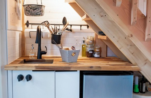 Regional District of Nanaimo Cabin | Cedar Forest Hideaway with Outdoor Shower & Hot Tub