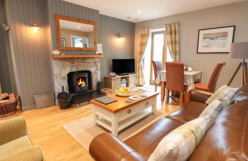 Newtonmore House | Cedar