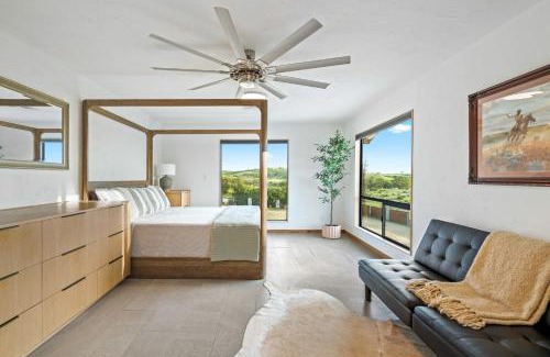 Paso Robles Villa | Cedar House - Pickleball, Saltwater Pool, Sauna