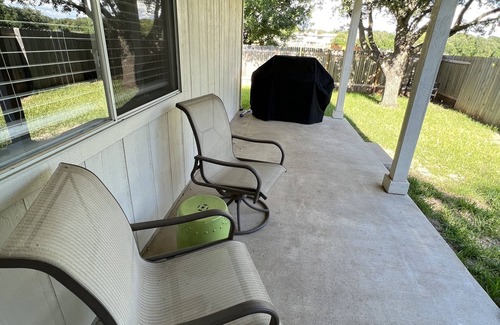 Cedar Park House | Cedar Park single-story house with greenbelt access and close to everything!