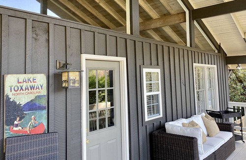 Lake Toxaway Cottage | Cedar Rise Walking distance to the lake and Greystone Inn.