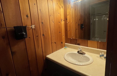 St Ignace Hotel | Cedars Motel