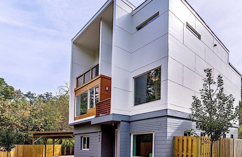 Edgewood House | CELEBRITY STYLE MODERN MANSION near the Belt line and Ponce City Market