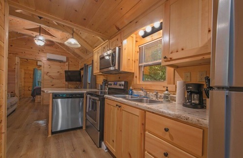 Chattanooga Apartment | Celina Cabin | Nature Cabin Near Downtown Chattanooga