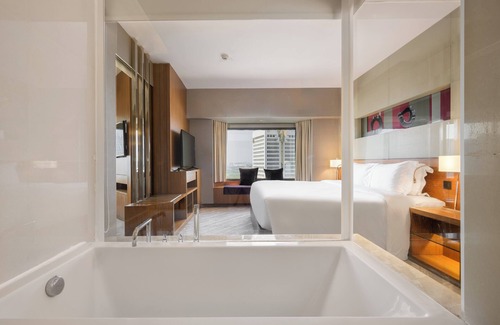 Chatuchak Hotel | Centara Grand at Central Plaza Ladprao Bangkok