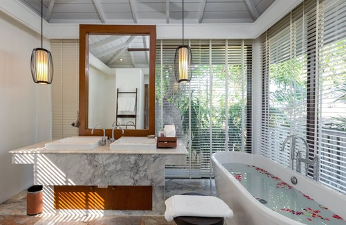 Hua Thanon Hotel | Centara Villas Samui